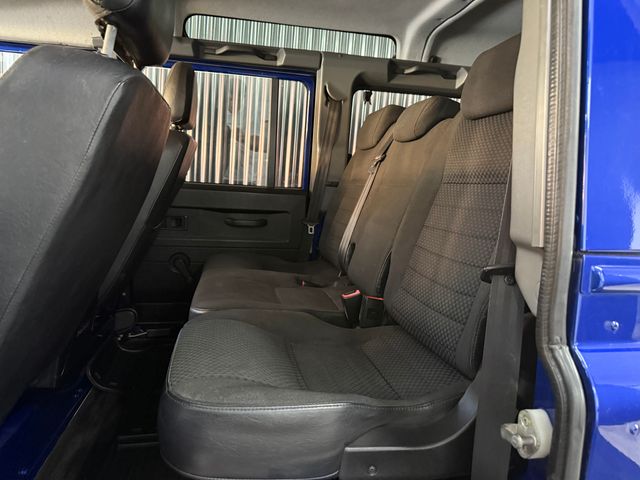 Land Rover Defender 2011