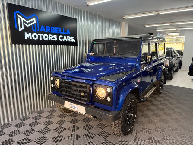 Land Rover Defender 2011
