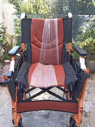 Silla de ruedas Mobiclinic Pirámide 46 Naranja.