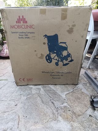 Silla de ruedas Mobiclinic Pirámide 46 Naranja.