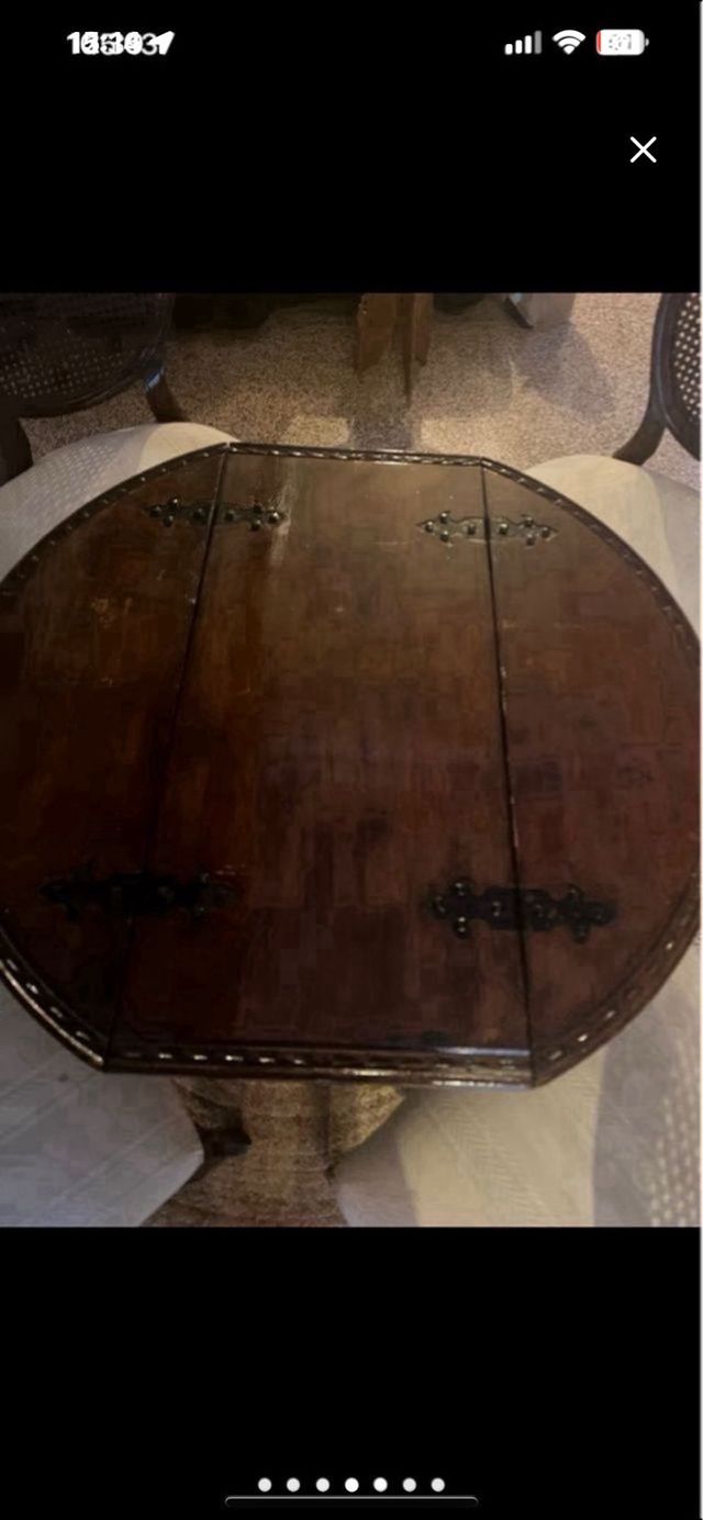 Mesa de comedor y 4 sillas