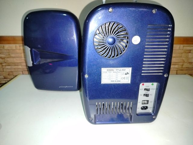 Frigorífico portátil electrónico azul