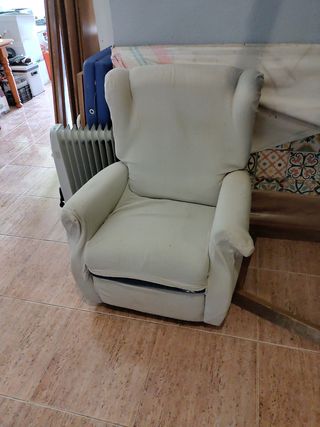 Sillón relax de tela rojo