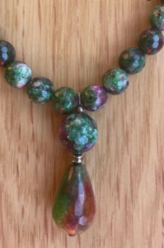 Collar+REGALO BOLSITA TERCIOPELO (Rubí ZOISITA)