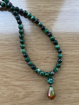 Collar+REGALO BOLSITA TERCIOPELO (Rubí ZOISITA)