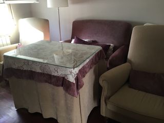 Sofá, sillones y mesa camilla