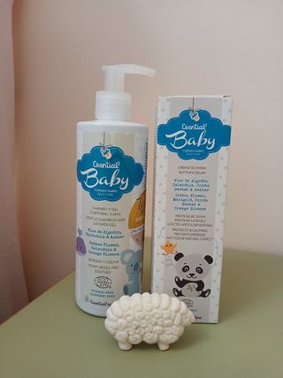 Lote Esential Baby Champú/Gel y Crema Pañal