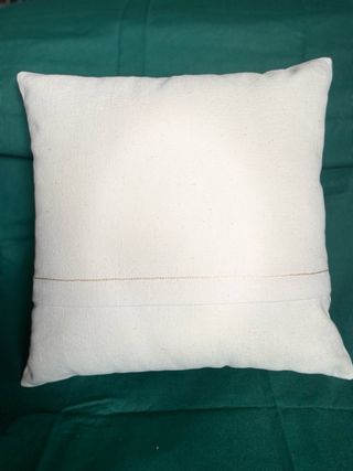 Cuscino ricamato a mano gatto e fiori