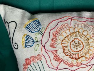 Cuscino ricamato a mano gatto e fiori