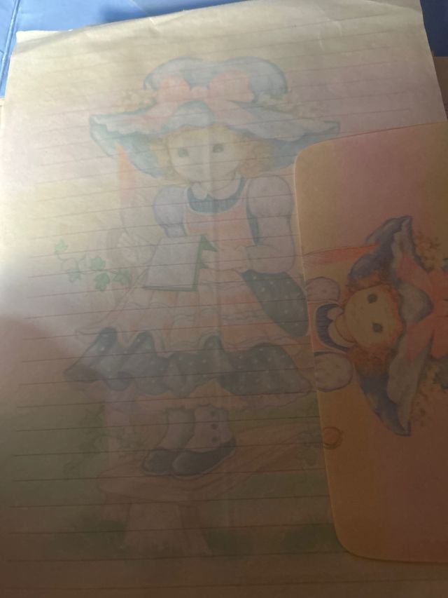 Cartas perfumadas, el precio es por separado.