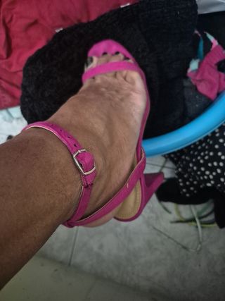 Sandalias de tacón rosa