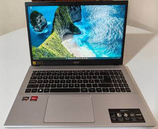 Portátil Acer Aspire 3 Ryzen 7 5700U 15.6