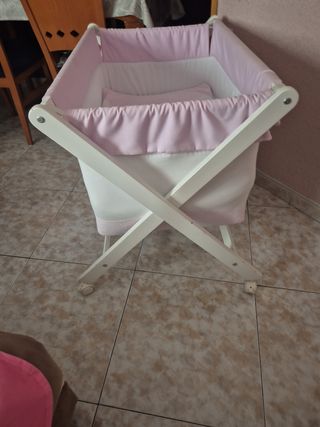 Minicuna niña con ruedas, con 2 colchones.