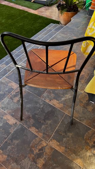 3 Sillas de metal y madera