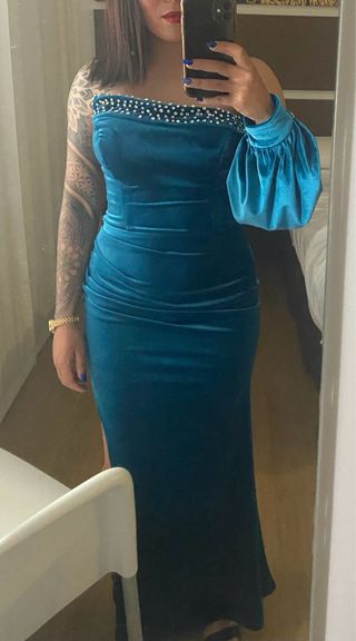 Vestido largo de terciopelo azul eléctrico