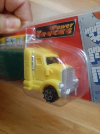 Camion caramelos pez 2006. Sin abrir. 