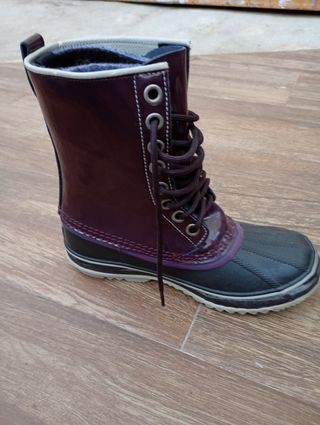 Botas de Nieve Sorel Moradas. Sin uso.