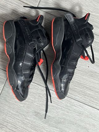 Zapatillas Jordan Air Negras y Rojas