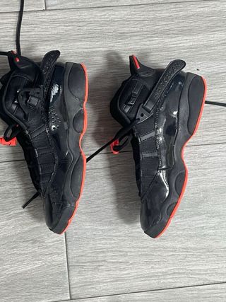 Zapatillas Jordan Air Negras y Rojas