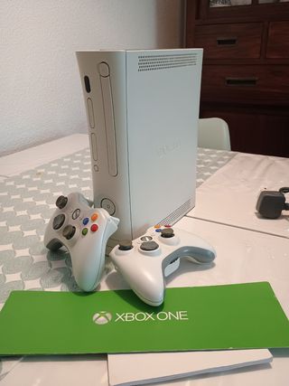 Consola Xbox 360 250Gb Blanca, 2 Mandos+juegos.