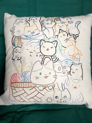 Cuscino Ricamato a Mano Gatti