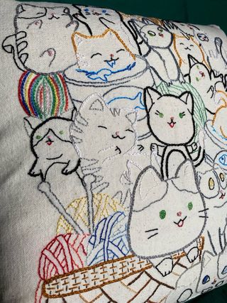 Cuscino Ricamato a Mano Gatti