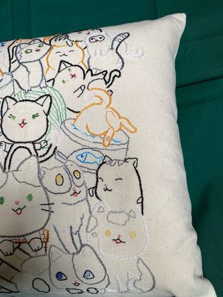 Cuscino Ricamato a Mano Gatti