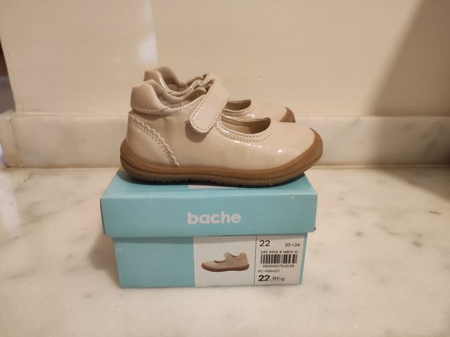 Zapato charol beige niña talla 22