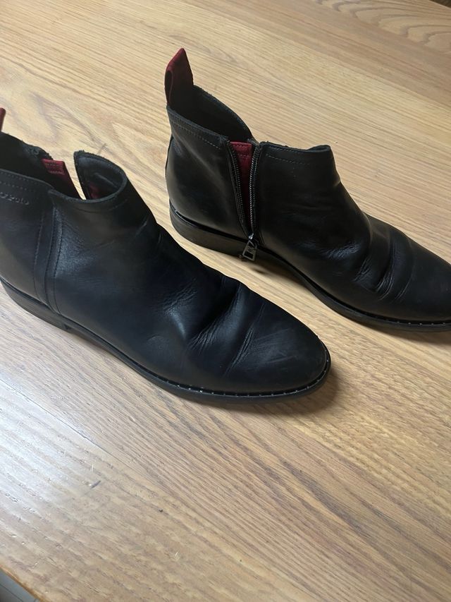 Botines de mujer negros con detalles cromados