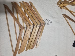 Lote 8 perchas de madera