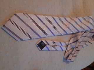 Corbata Rayas Morado y Blanco