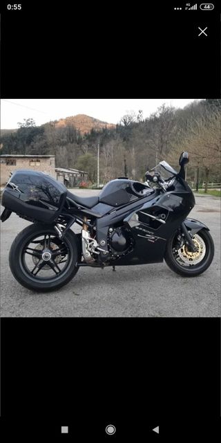 Triumph ST Sprint 1050