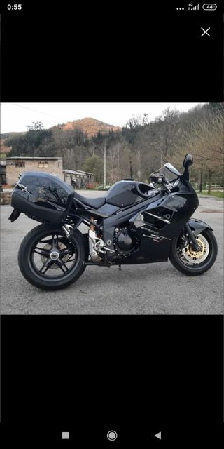 Triumph ST Sprint 1050