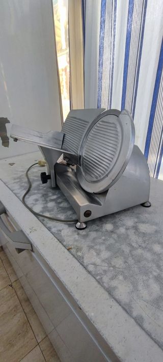 Affettatrice professionale in acciaio inox