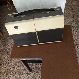 Tocadiscos Antiguo Beige y Marrón