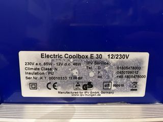 Nevera eléctrica azul para coche
