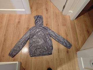 Chubasquero United Colors of Benetton 
Talla 11/12