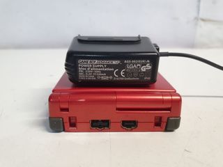 Game Boy Advance SP roja