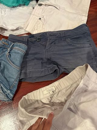 Conjunto de pantalones cortos y faldas
tallas 34 