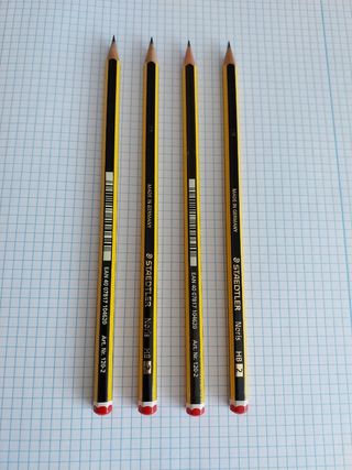 4 lápices