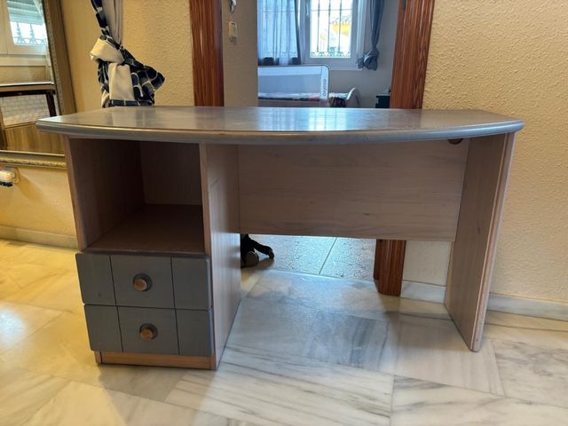 Escritorio madera y metal