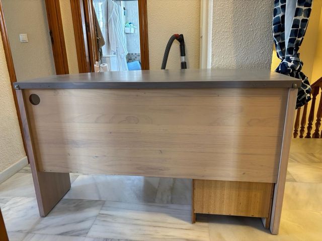 Escritorio madera y metal