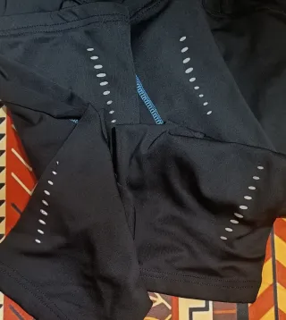 Dos mallas negras deportivas