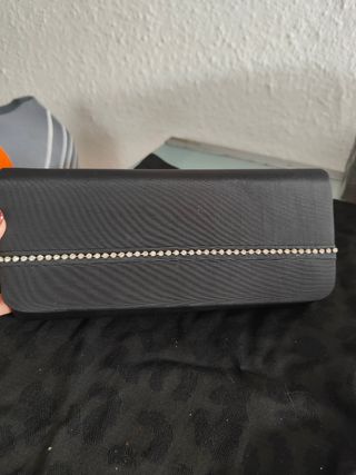 Cartera de fiesta raso negro con pedrería