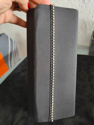 Cartera de fiesta raso negro con pedrería