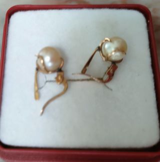 Pendientes de oro con perlas