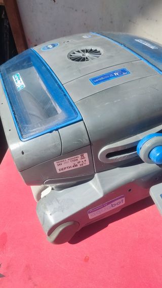 Robot Limpiafondos Aquabot Power Typhoon