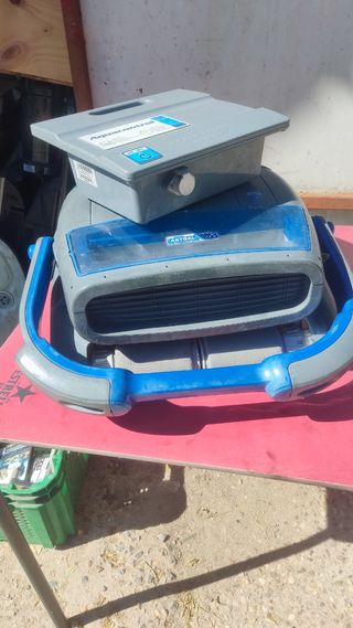 Robot Limpiafondos Aquabot Power Typhoon