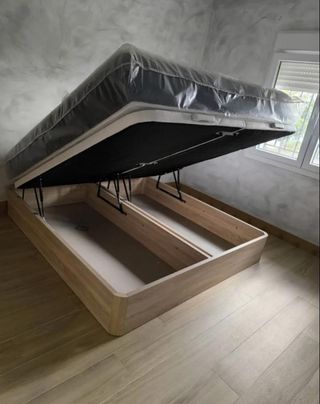 Canapés,colchones,mesitas, cabezales, somier,base