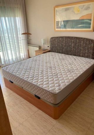 Canapés,colchones,mesitas, cabezales, somier,base